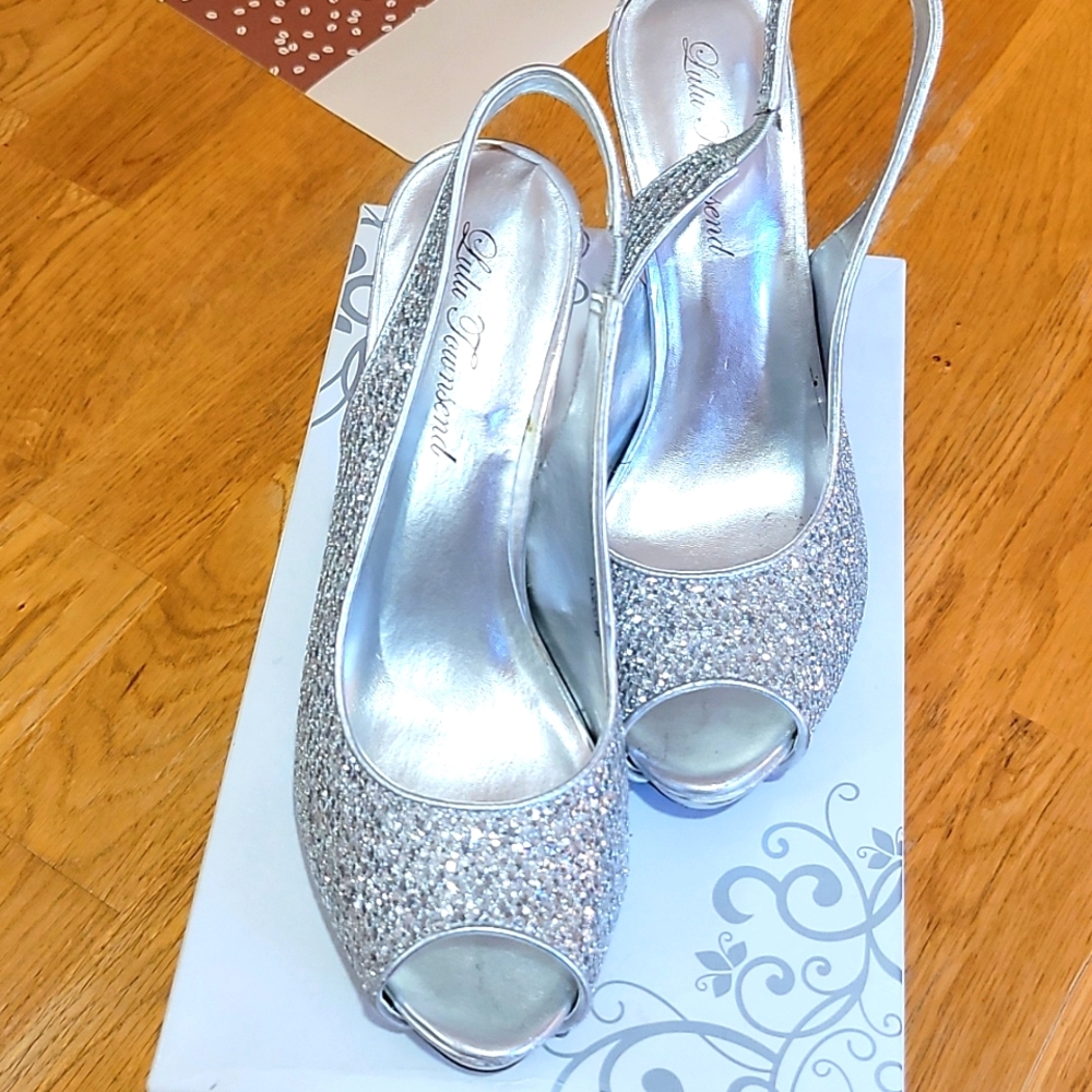 Lulu Townsend silver dress pumps EUC size 8